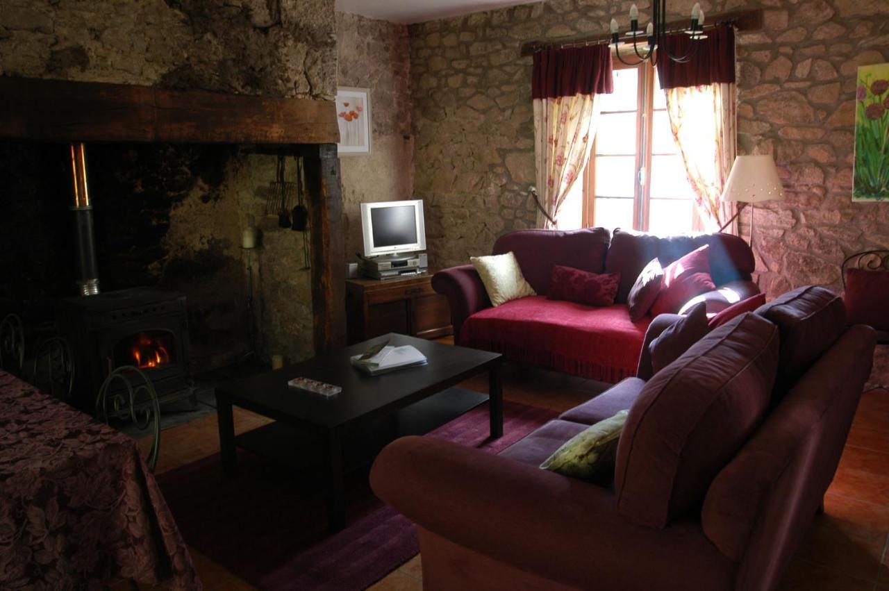 Le Moulin Des Farges Bed & Breakfast Meymac Exterior photo