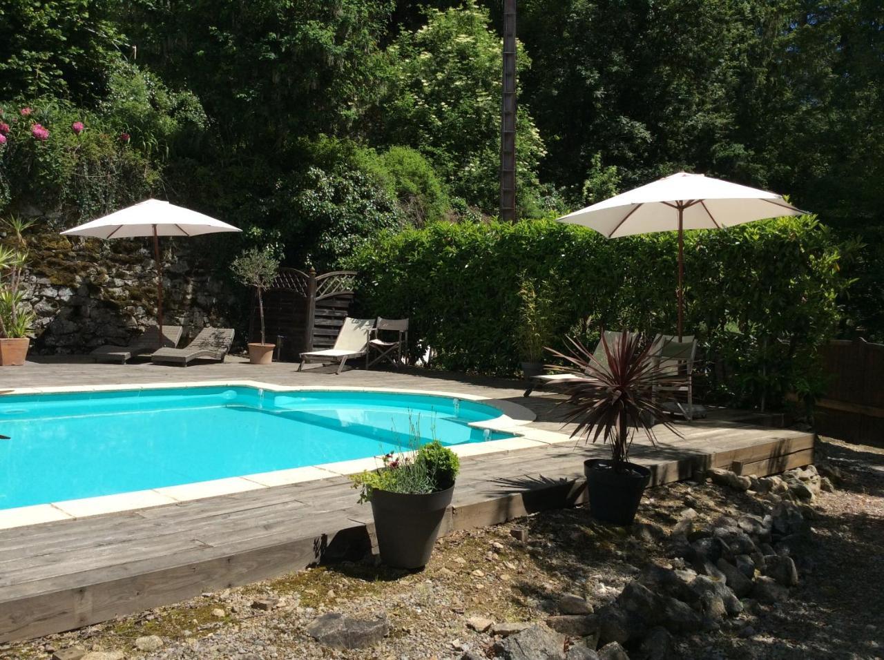 Le Moulin Des Farges Bed & Breakfast Meymac Exterior photo